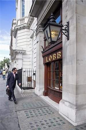 shops of london england - The premesis of John Lobb,a traditional boot maker in St James where handmade leather shoes have been made for generations. Stock Photo - Rights-Managed, Code: 862-03353204