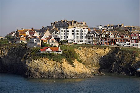 simsearch:862-03437046,k - Houses along the cliffs above Towan Beach in Newquay. Fotografie stock - Rights-Managed, Codice: 862-03353230