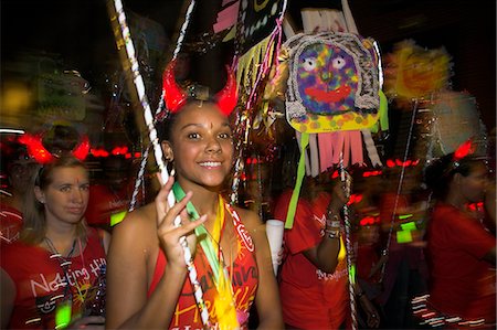 simsearch:862-03353147,k - Bunten Kostümen in die Parade während des Themse-Festivals ausgestellt. Das Festival findet jedes Jahr im September am Südufer der Themse statt. Stockbilder - Lizenzpflichtiges, Bildnummer: 862-03353241