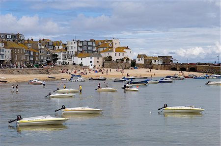 simsearch:862-03710969,k - St Ives Motor boats for hire to tourists in the small harbour at St Ives,Cornwall,England Foto de stock - Con derechos protegidos, Código: 862-03353344