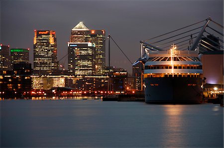 England,London. Canary Wharf seen from the Royal Victoria Dock. Stock Photo - Rights-Managed, Code: 862-03353501