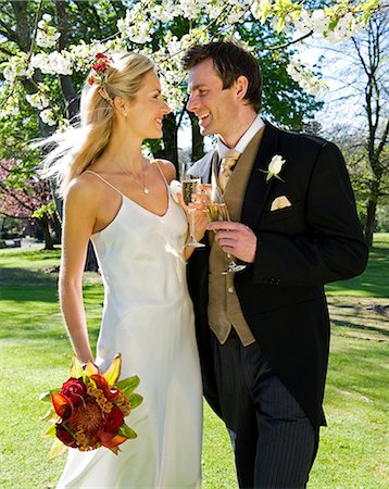 simsearch:862-03353268,k - Angleterre, Irlande du Nord, Belfast. Un couple pendant leur journée de mariage à l'hôtel Culloden. . Photographie de stock - Rights-Managed, Code: 862-03353571