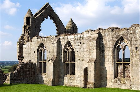 simsearch:862-03353778,k - Shrewsbury Shropshire, Angleterre. Ruines de l'abbé Hall de Haughmond Abbey, un 12ème siècle Augistinian abbaye près de Shrewbury. Photographie de stock - Rights-Managed, Code: 862-03353771