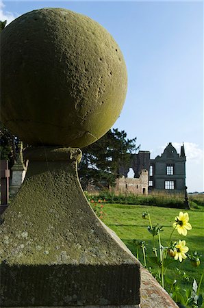 England,Shropshire. The ruins of Moreton Corbett Castle,a medieval castle and Tudor manor house of the Corbet family. Stock Photo - Rights-Managed, Code: 862-03353787