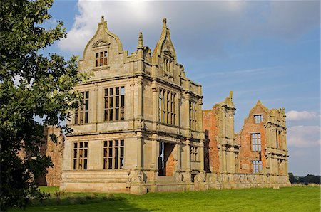 Angleterre, Shropshire. Les ruines du château de Moreton Corbett, un château médiéval et le manoir Tudor de la famille de Corbet. Photographie de stock - Rights-Managed, Code: 862-03353780