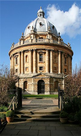 simsearch:862-03353837,k - UK,England,Oxford. The Radcliffe Camera in Oxford,a library on Radcliffe Square. Foto de stock - Con derechos protegidos, Código: 862-03353836