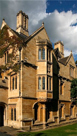 simsearch:862-03353837,k - UK,England,Oxford. The Magdalen College in Oxford seen from High Street. Foto de stock - Con derechos protegidos, Código: 862-03353849