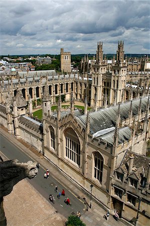 simsearch:862-03353837,k - UK,England,Oxford. The All Souls College in Oxford seen from the Tower of St. Mary the Virgin. Foto de stock - Con derechos protegidos, Código: 862-03353842