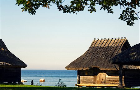 Un chaume toit ferme maison traditionnelle, située à Rocca al Mar au National Open Air Museum Photographie de stock - Rights-Managed, Code: 862-03353937