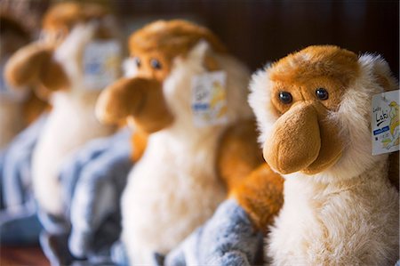 Proboscus monkey dolls for sale in gift shop in Kota Kinabalu. Sabah,Borneo Foto de stock - Con derechos protegidos, Código: 862-03364342