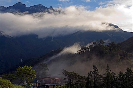 Malaisie, Bornéo, Sabah. Lever du soleil sur le mont Kinabalu. Photographie de stock - Rights-Managed, Code: 862-03364361