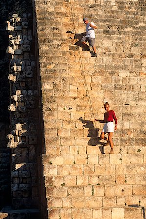 simsearch:862-03360552,k - Mexique, état du Yucatan. Ruines mayas d'Uxmal. Le site de Maya classique tardive d'Uxmal au Yucatan date d'avant le Xe siècle de notre ère et est l'une des expressions les plus complexes et harmonieuses de l'architecture Puuc. Photographie de stock - Rights-Managed, Code: 862-03364409