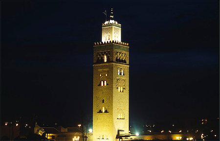 simsearch:862-07910272,k - La mosquée de la Koutoubia illuminée la nuit, Marrakech, Maroc. Photographie de stock - Rights-Managed, Code: 862-03364616