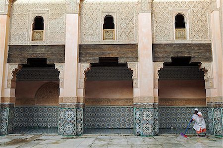 simsearch:862-03364671,k - The beautifully restored Ali ben Youssef Medersa is the largest theological college in the Maghreb. Built in 1565 it once housed 900 students in the tiny rooms above the courtyard. Fotografie stock - Rights-Managed, Codice: 862-03364632