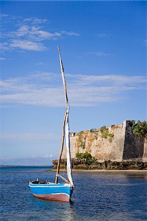 dhow boat - The heavily fortified walls of the Forteleza de Sao Sebastao guard the nothern tip of Ilha do Mozambique Stock Photo - Rights-Managed, Code: 862-03364964