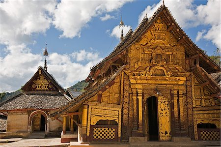 Myanmar,Burma,Wan-seeing. The ornate 15th or 16th century Wan-seeing monastery tucked away in the Loi pan yawn hills had its foundations damaged by an earthquake. Fotografie stock - Rights-Managed, Codice: 862-03365245