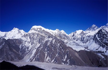 Mt. Everest (prominent peak on right) from Gokyo Ri Foto de stock - Con derechos protegidos, Código: 862-03365436