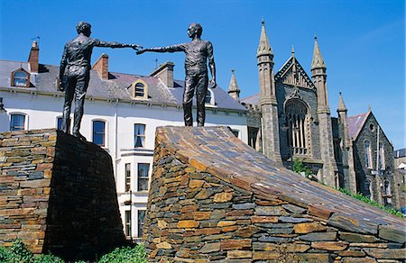 Northern Ireland,County Derry.Statue of reconciliation,City of Londonderry,Co. Derry,Northern Ireland,U.K. Foto de stock - Con derechos protegidos, Código: 862-03365498