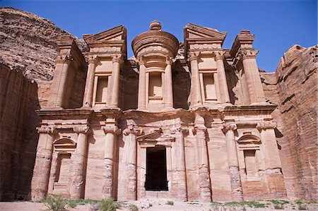 Le monastère, aussi connu sous le nom El-Deir, à Petra, Jordanie Photographie de stock - Rights-Managed, Code: 862-03365849