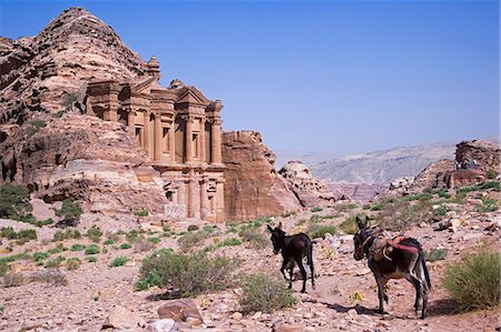 simsearch:862-03365841,k - Le monastère, aussi connu sous le nom El-Deir, à Petra, Jordanie Photographie de stock - Rights-Managed, Code: 862-03365850