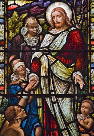 simsearch:862-03354008,k - Kenya,Kiambu,Kikuyu. One of the stained glass windows in the Church of the Torch near Kikuyu depicts Jesus and his flock of Kikuyu women and children in traditional attire. The church is the oldest Presbyterian church in East Africa. The first service was held there in 28th January 1909. Foto de stock - Con derechos protegidos, Código: 862-03366953