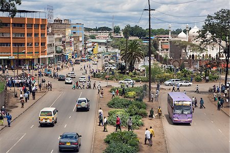 peatón (hombre y mujer) - Kenya,Nairobi,Haile Selassie Avenue. Foto de stock - Con derechos protegidos, Código: 862-03367032