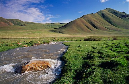 Kirgisistan, Song-Kul. Sary-Bulak-Tal in der Nähe von Song-Kul-Sees. Song-Kul-Sees ist auf einer Höhe von 3.013 Meter. Stockbilder - Lizenzpflichtiges, Bildnummer: 862-03367045