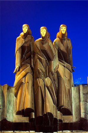 familiar sight - National Drama Theatre,Vilnius,Lithuania Stock Photo - Rights-Managed, Code: 862-03367208