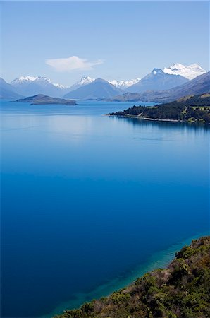 south island - New Zealand,South Island. Lake Wakatipu near Queenstown. Foto de stock - Con derechos protegidos, Código: 862-03360099
