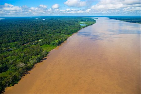 simsearch:862-03437310,k - Peru,Amazon,Amazon River. Aerial view of the Amazon River near Iquitos. Foto de stock - Con derechos protegidos, Código: 862-03360668
