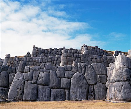 Massive walls of Sacsayhuaman a fortress just above the Inca capital Foto de stock - Con derechos protegidos, Código: 862-03360695