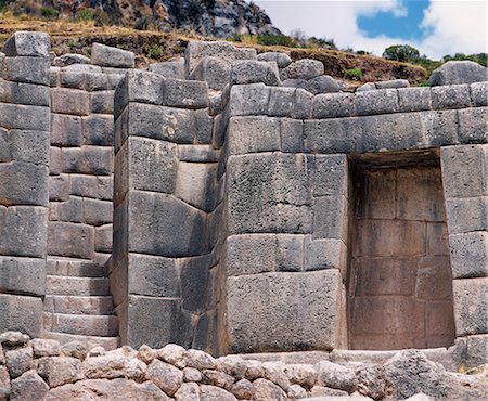 simsearch:862-03360473,k - Inca stonework with classic Trapezoidal niche stairway Foto de stock - Con derechos protegidos, Código: 862-03360696