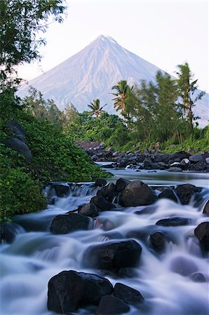philippines - Philippines, île de Luzon, Province de Bicol, Mont Mayon (2462m). Près de cône du volcan parfait. Photographie de stock - Rights-Managed, Code: 862-03360774
