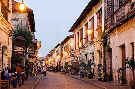 filipinas - Philippines,Luzon Island,Ilocos Province,Vigan City. Ancestral homes and colonial-era mansions at night - Unesco World Heritage Site. Foto de stock - Con derechos protegidos, Código: 862-03360786