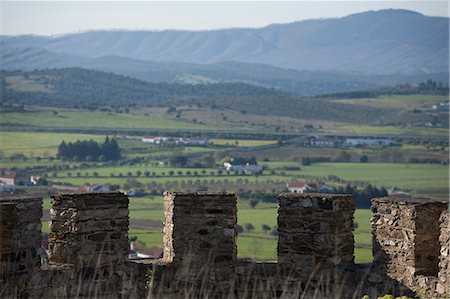 simsearch:862-03711388,k - Portugal,Alentejo,Estremoz. A spectacular view of the Alentejo landscape in spring from the outside wall of Dom Dinis's Palace in the small town of Estremoz in Portugal. Foto de stock - Con derechos protegidos, Código: 862-03360956