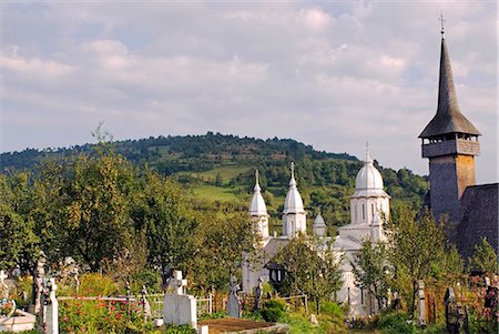 simsearch:862-08719418,k - Romania,Maramures,Botiza. Old and new churches. Stock Photo - Rights-Managed, Code: 862-03361002