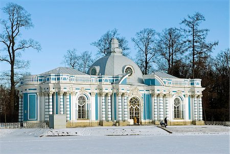 simsearch:862-03361047,k - Russia,St Petersburg,Tsarskoye Selo (Pushkin). Catherine Palace - The Grotto. Designed by Rastrelli,the Grotto is situated at the north end of the great pond in the park of the Catherine Palace. Fotografie stock - Rights-Managed, Codice: 862-03361048