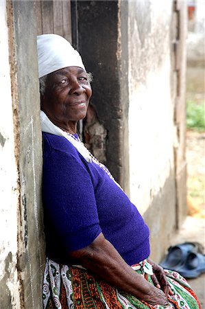 santomean - Sao Tomense woman from the village Agua Izé. Sao Tomé and Principé is Africa's second smallest country with a population of 193 000. It consists of two mountainous islands in the Gulf of New Guinea,straddling the equator,west of Gabon. Stock Photo - Rights-Managed, Code: 862-03361277