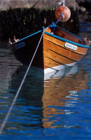 fishing boats scotland - Traditional Fair Isle woodern made fishing skiff Summer Morn Stock Photo - Rights-Managed, Code: 862-03361314
