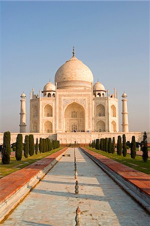 simsearch:862-03711940,k - Fermer la vue vers le mausolée du Taj Mahal, Agra. Inde Photographie de stock - Rights-Managed, Code: 862-03437109