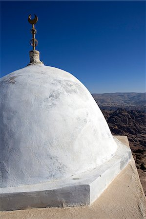 simsearch:862-03360177,k - Jordan,Petra,Jabal Haroun,otherwise known as Aaron's Mountain. Jebel Haroon (Mount Aaron),near Petra,is thought to be Mount Hor,the place where Aaron died. Foto de stock - Con derechos protegidos, Código: 862-03437152