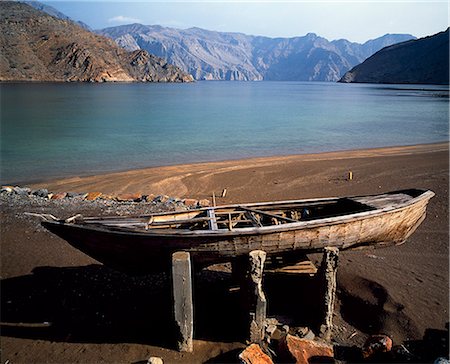 simsearch:862-03360281,k - Boat under construction at Darwat Qabal. Foto de stock - Con derechos protegidos, Código: 862-03437298