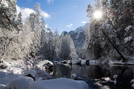 simsearch:862-03437448,k - USA,California,Yosemite National Park. Fresh snow fall on the Merced River in Yosemite Valley. Stock Photo - Rights-Managed, Code: 862-03437438