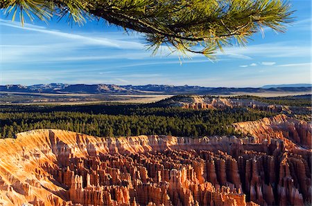 parque nacional de bryce canion - USA,Utah,Bryce Canyon National Park. Haunting and colourful rock pinnacles known as Hoodoos at Inspiration Point Foto de stock - Direito Controlado, Número: 862-03437628