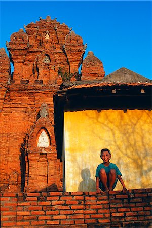 simsearch:862-03437713,k - Po Klong Garai Cham Towers.Brick Reste der Cham Königreich Panduranga, die bis 14. Jahrhundert zurückreicht und die Herrschaft des Königs Jaya Simharvarman III gebaut. Nicht nur sind die Türme berühmt für ihre Architektur und Skulptur, aber sie sind auch bekannt für ihre große Bedeutung in der Geschichte, Nationalismus und Archäologie. Stockbilder - Lizenzpflichtiges, Bildnummer: 862-03437690