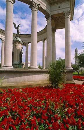 simsearch:862-03361377,k - Wales,Cardiff. Park Place War Memorial,Cardiff City centre. Stock Photo - Rights-Managed, Code: 862-03437741