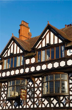 simsearch:862-03353007,k - Wales,Flintshire,Overton. The half-timbered White Horse Inn,an old coaching inn. Foto de stock - Con derechos protegidos, Código: 862-03437757