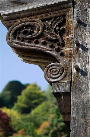 simsearch:862-03437753,k - Pays de Galles. Powys ; Powis Castle. Détail de la décoration en bois sur The Bothy, un bâtiment à colombages de Tudor dans les jardins du château de Powis. Photographie de stock - Rights-Managed, Code: 862-03437845
