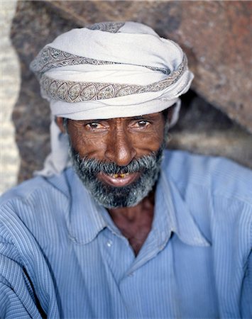 Un pêcheur à Mahferhin, un village de pêcheurs dans le sud-est de l'île de Socotra. Photographie de stock - Rights-Managed, Code: 862-03437923