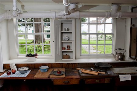 The Canterbury Shaker Village in Canterbury New Hampshire, USA. Stock Photo - Rights-Managed, Code: 862-03714149